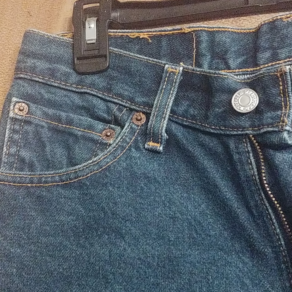 Levis - Picture 2 of 5